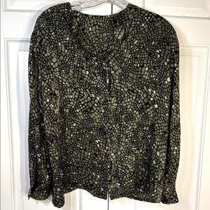 EUC Stylish Black and Green 100% Silk Women's Top with Mandarin Style Collar